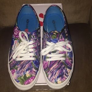 Women’s Fashion Sneakers